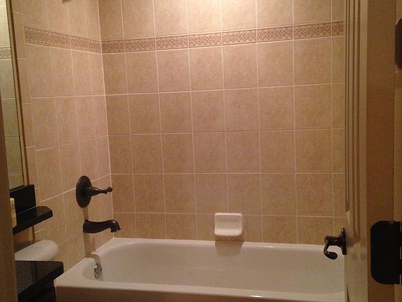 5th image of 3318 Clay Ave #102