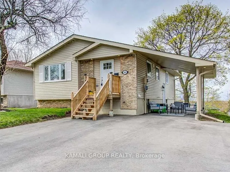 580 Capilano Cres #BASEMENT — Photo 2