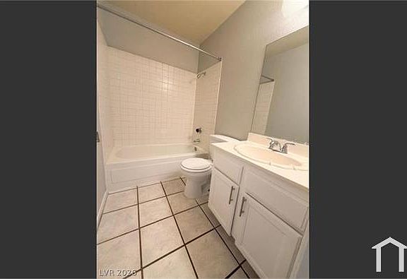 3rd image of 213 N 18th St APT D