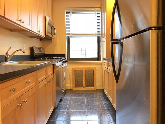 3rd image of 6939 Yellowstone Blvd APT 405