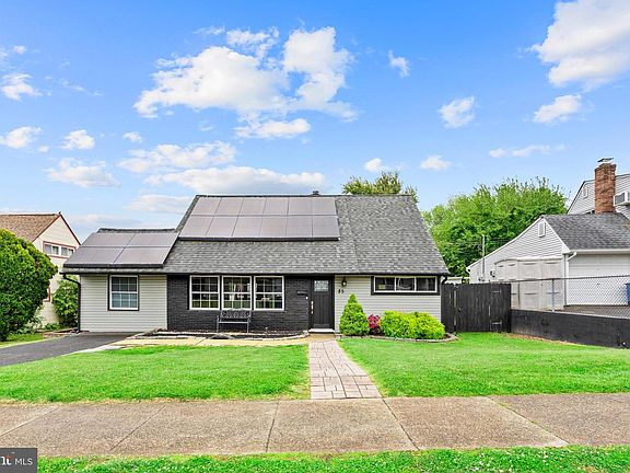 4th image of 85 Buttonwood Ln