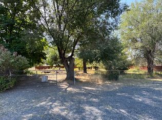 E Madison St, Burns, OR 97720