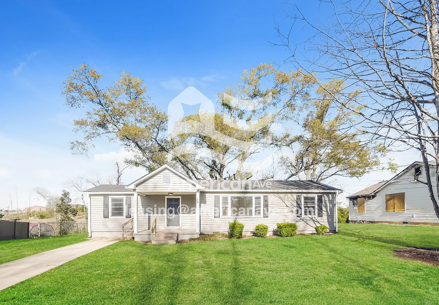 3 bed, 2.0 bath, 1128 sqft, $1,572 — Photo 1
