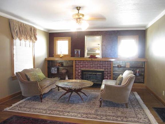 4th image of 7425 Belleview Ave