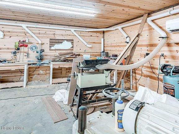 5th image of 155 Peterson Dr