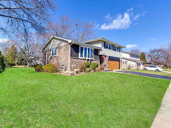 2nd image of 2042 S Goebbert Rd