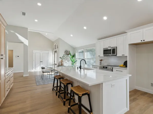 900 Murl Dr, Irving, TX 75062