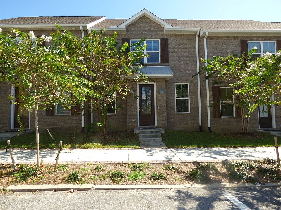 1st image of 272 N De Villiers St