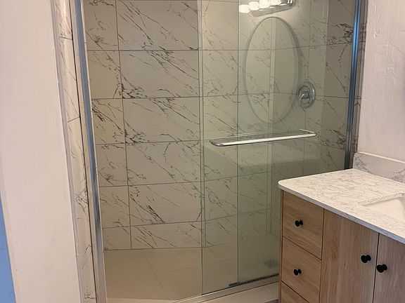 5th image of 1301 NE Miami Gardens Drive #605w