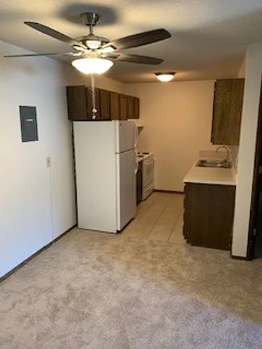 Xerxes Manor Apartments Photo 1