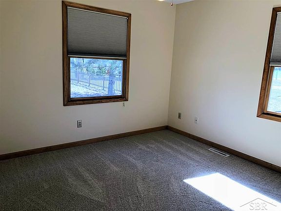 2nd image of 2880 Laurel Park Dr