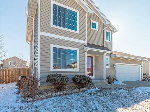 2nd image of 375 SE Carefree Ln