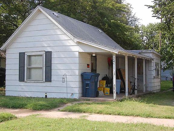4th image of 924 E 2nd Ave