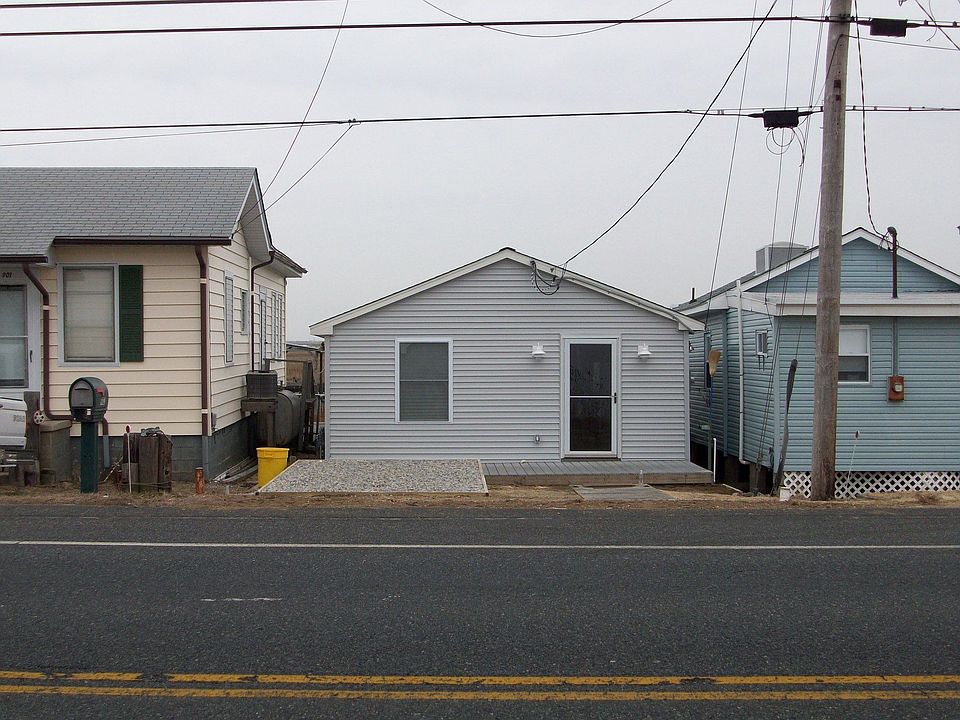  819 S.H.Blvd. Front view