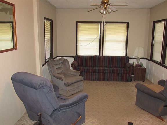 5th image of 704 Vaughn St