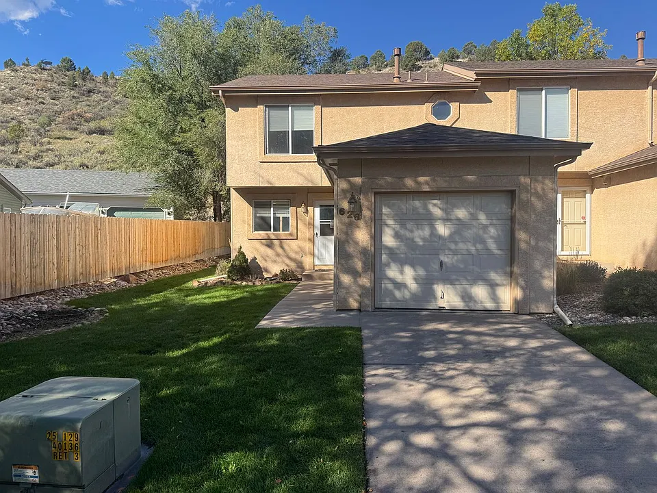 626 Echo Ln