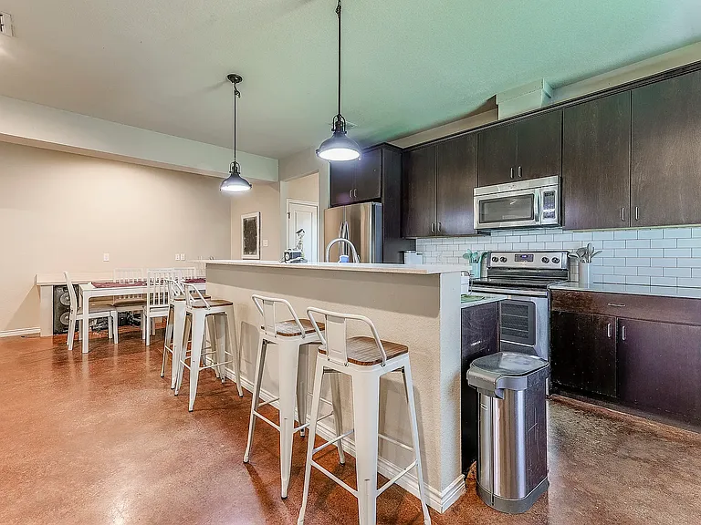 3144 Sandage Ave — Photo 7