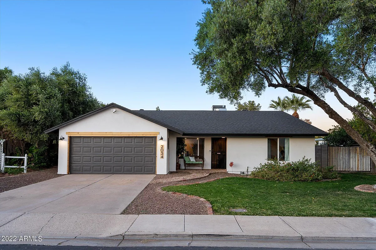 Building Photo - 2034 W Pampa Cir