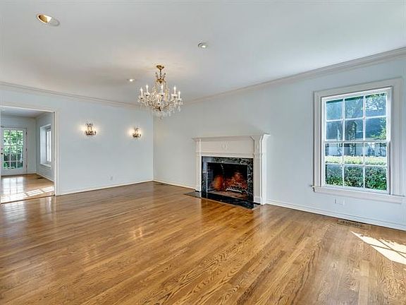 5th image of 3720 Hamilton Ave