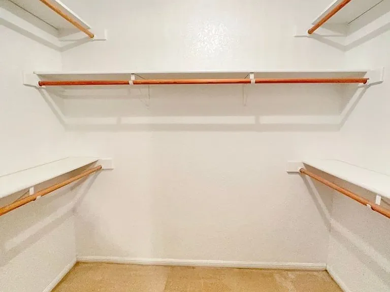 2032 Stonehenge Dr — Photo 7
