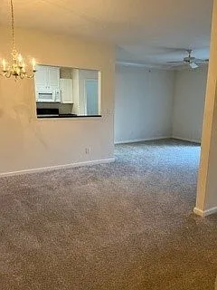 Clairmont — Photo 26