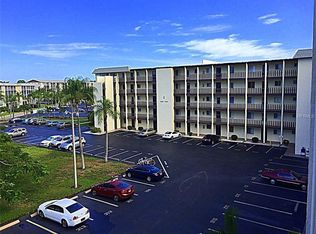 4007 Lake Bayshore Dr #C104, Bradenton, FL 34205