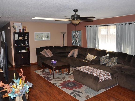 5th image of 324 1st St