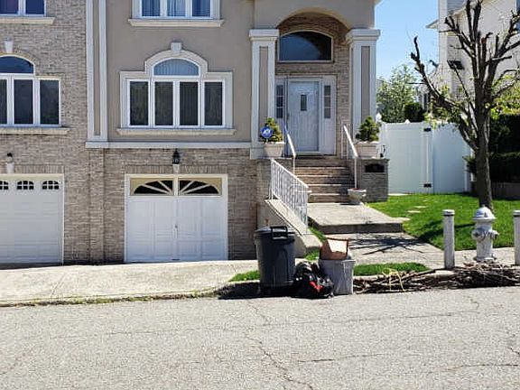 3rd image of 39 Wycliff Ln