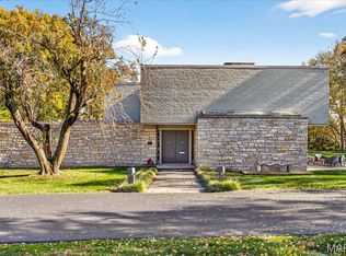 12 Brentmoor Park E, Saint Louis, MO 63105