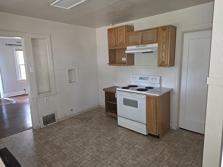 713 Grant St — Photo 3