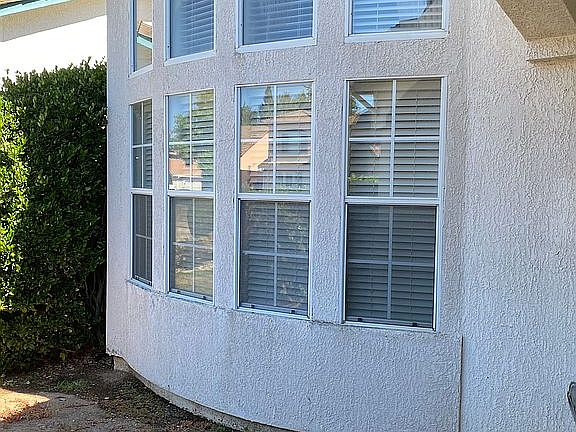 5th image of 1002 Killarney St