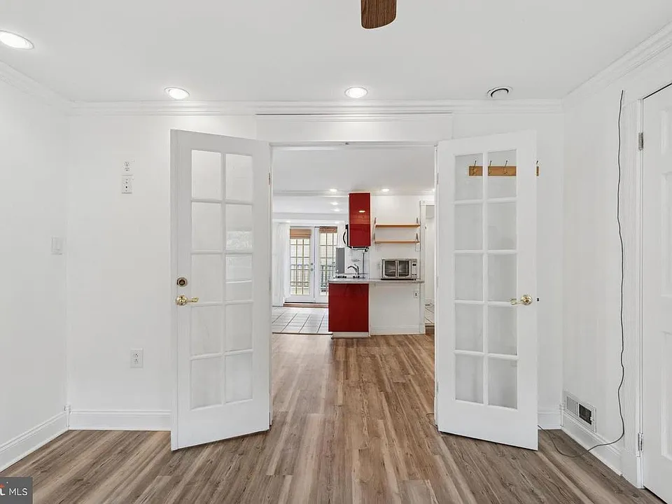 2621 Sepviva St