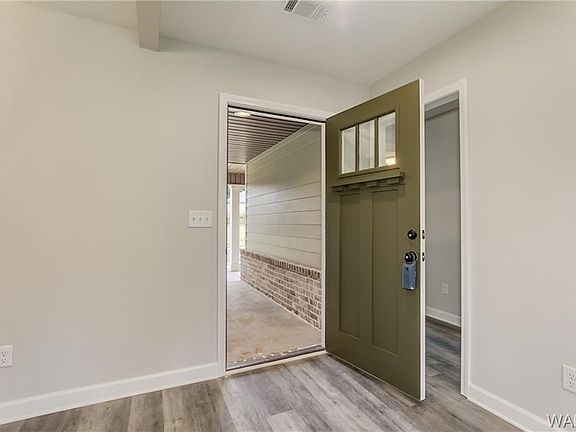 3rd image of 4115 Richmond St #64