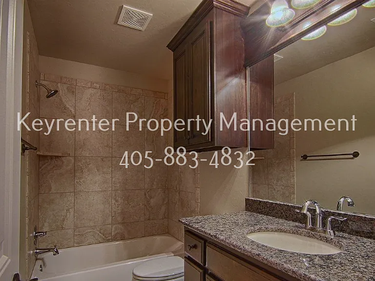 8409 NW 140th St — Photo 23