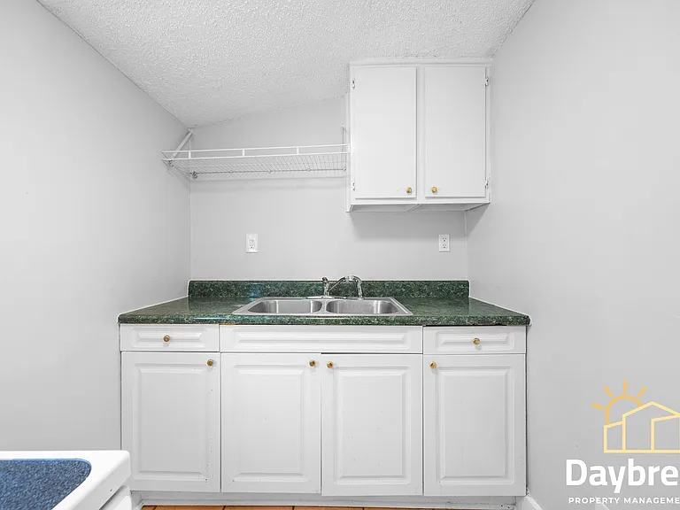 112 E Anderson St — Photo 7