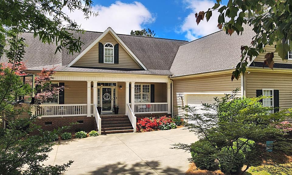1st image of 112 Tifton Dr E