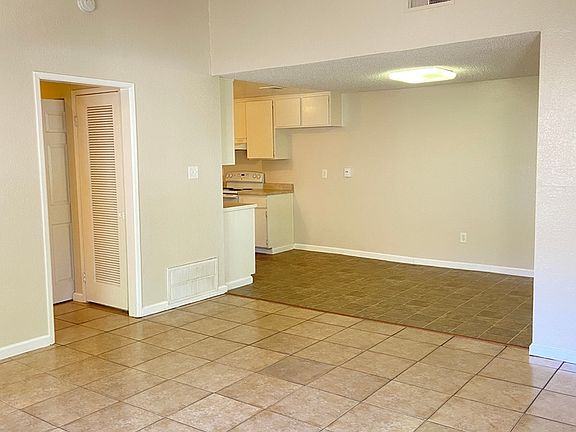 4th image of 3018 Olive Glen Ct
