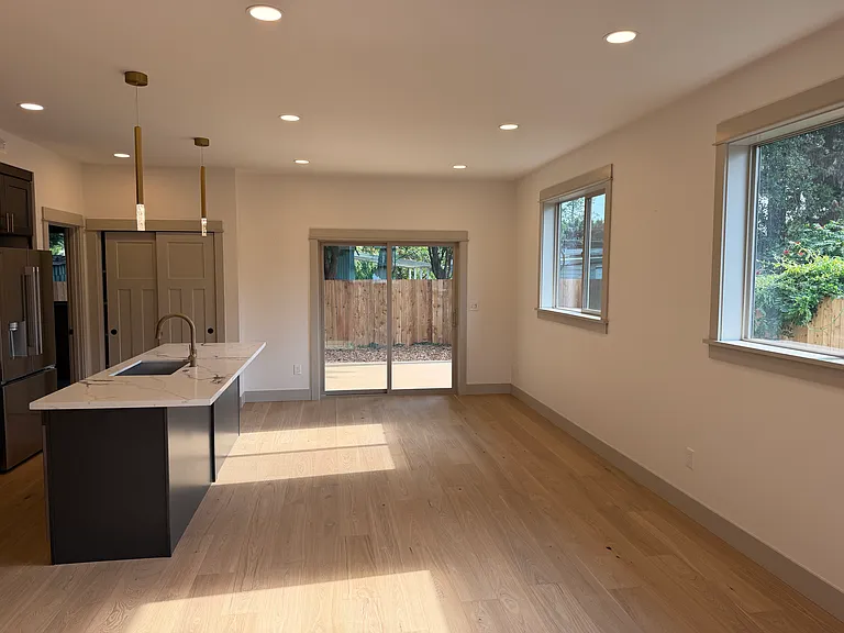 8712 SE Clatsop St — Photo 6