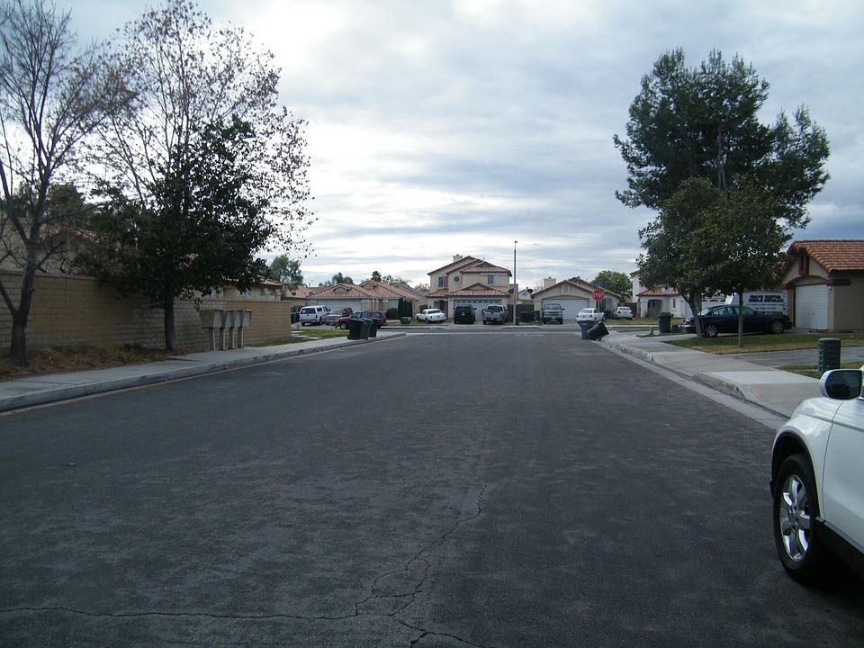 2nd image of 2186 Candlestick Way