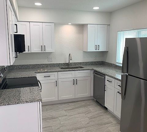 5th image of 11460 Summerwinds Ct #11460