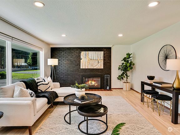 2nd image of 10204 Laurel Crest Lane SW