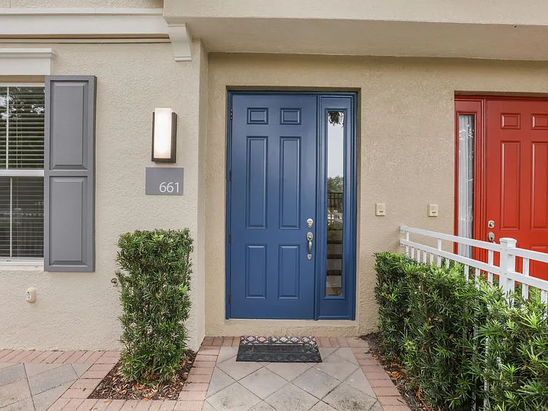 661 Hangnest Ln — Photo 1