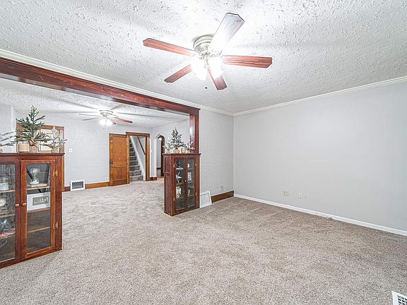5th image of 601 W Catalpa Dr