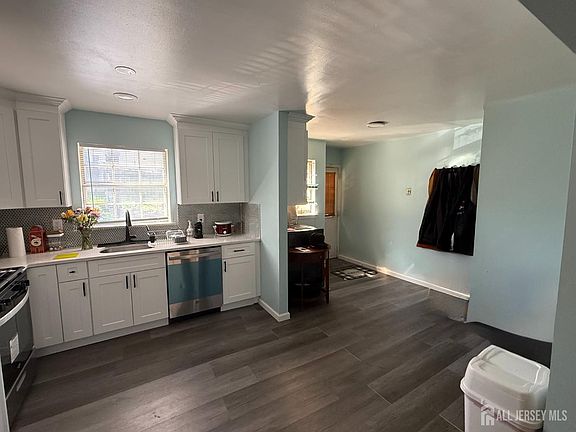 4th image of 7513 Avenue C