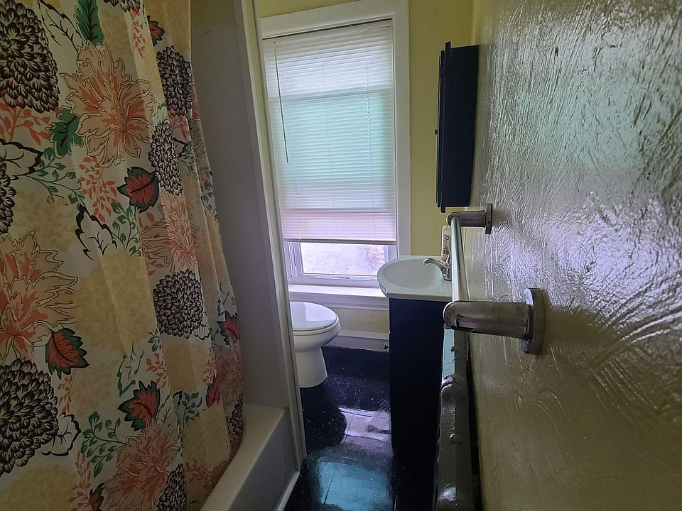 2nd image of 4145 Paul St APT 3