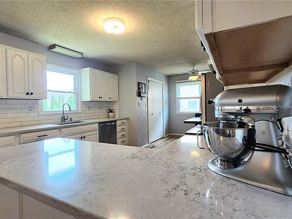 5th image of 504 Norris Dr