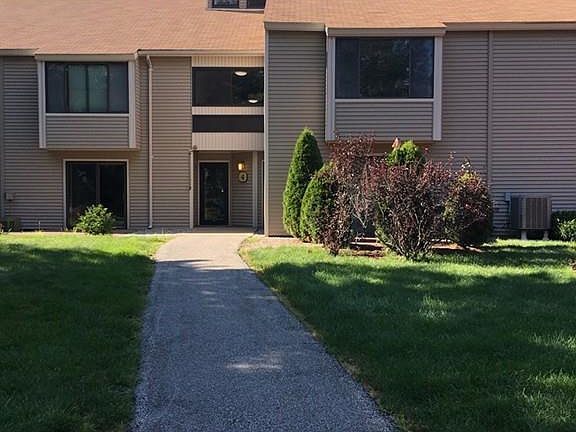 3rd image of 4 Thayer Pond Dr #23