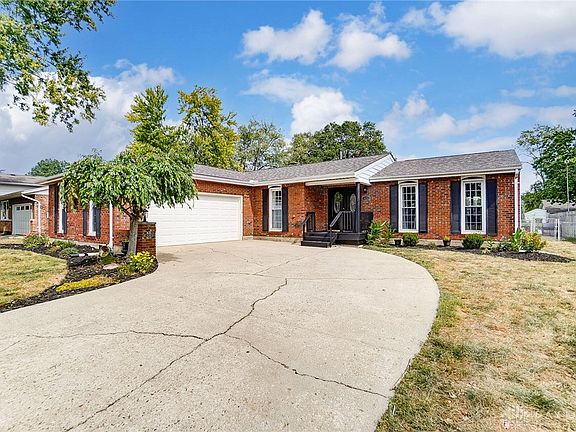 3rd image of 428 Meadow Ln