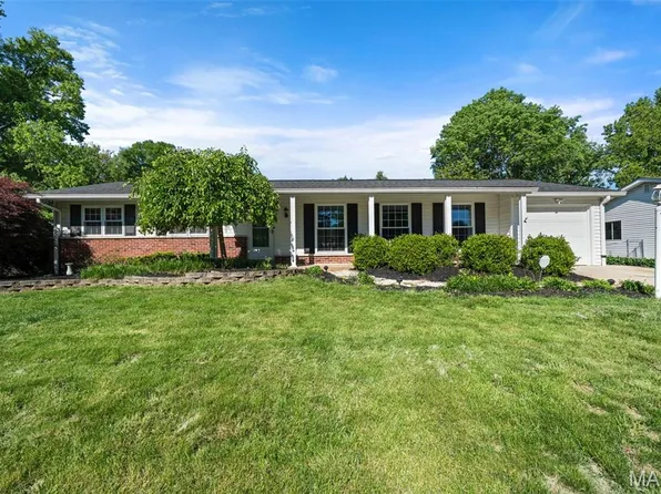 12664 Markaire Dr, Saint Louis, MO 63146