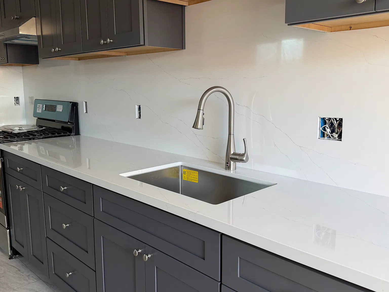 3 bed, 996 sqft, $3,200 — Photo 2